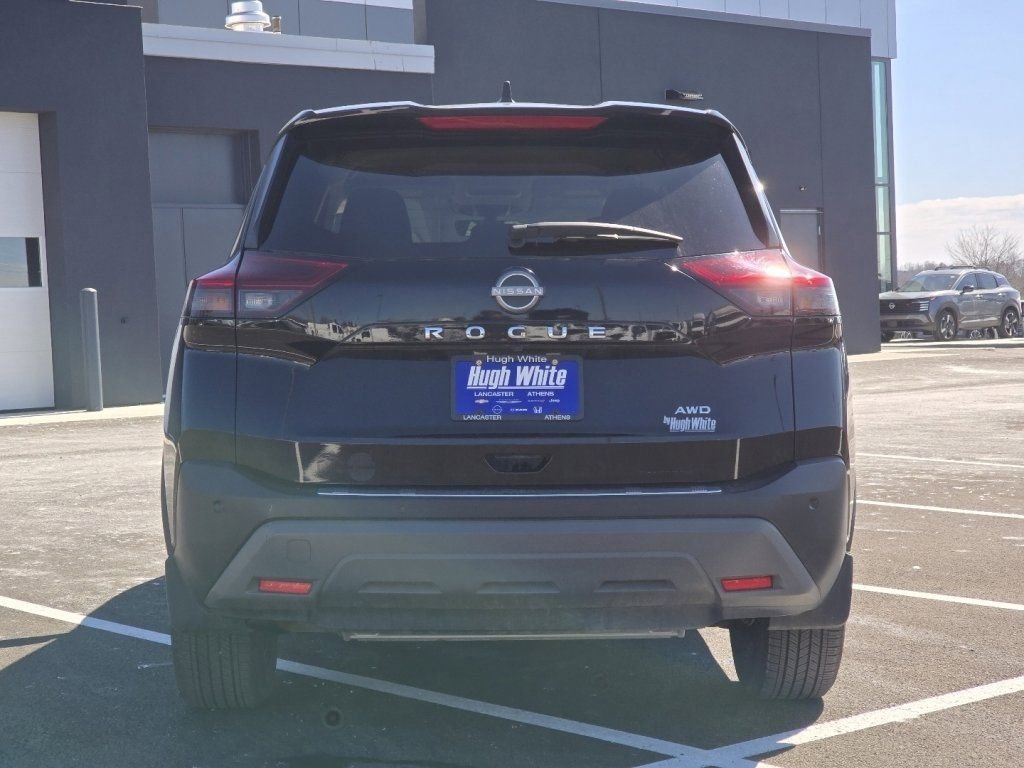 Used 2023 Nissan Rogue S image 10