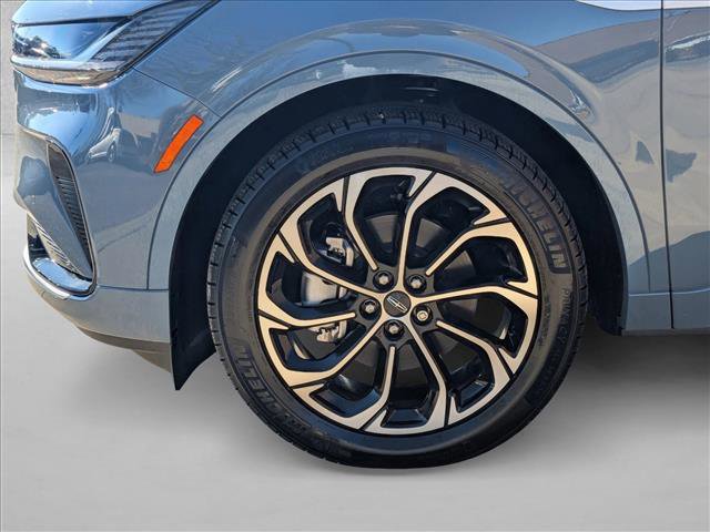 Used 2025 Lincoln Nautilus Reserve image 25