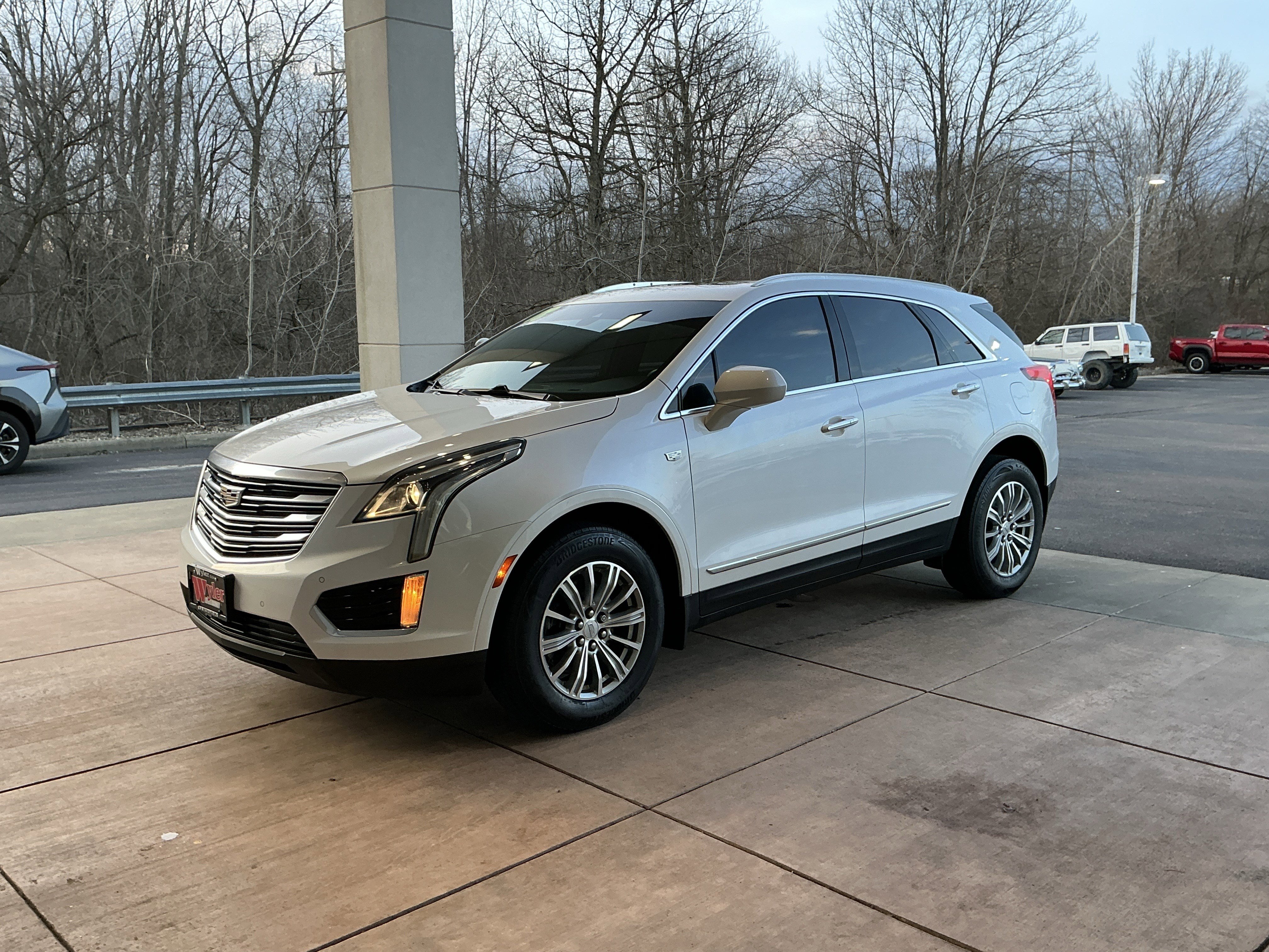 Used 2018 Cadillac XT5 Luxury w/ Driver Awareness Package image 3