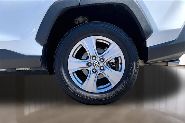 Used 2025 Toyota RAV4 XLE FWD image 28