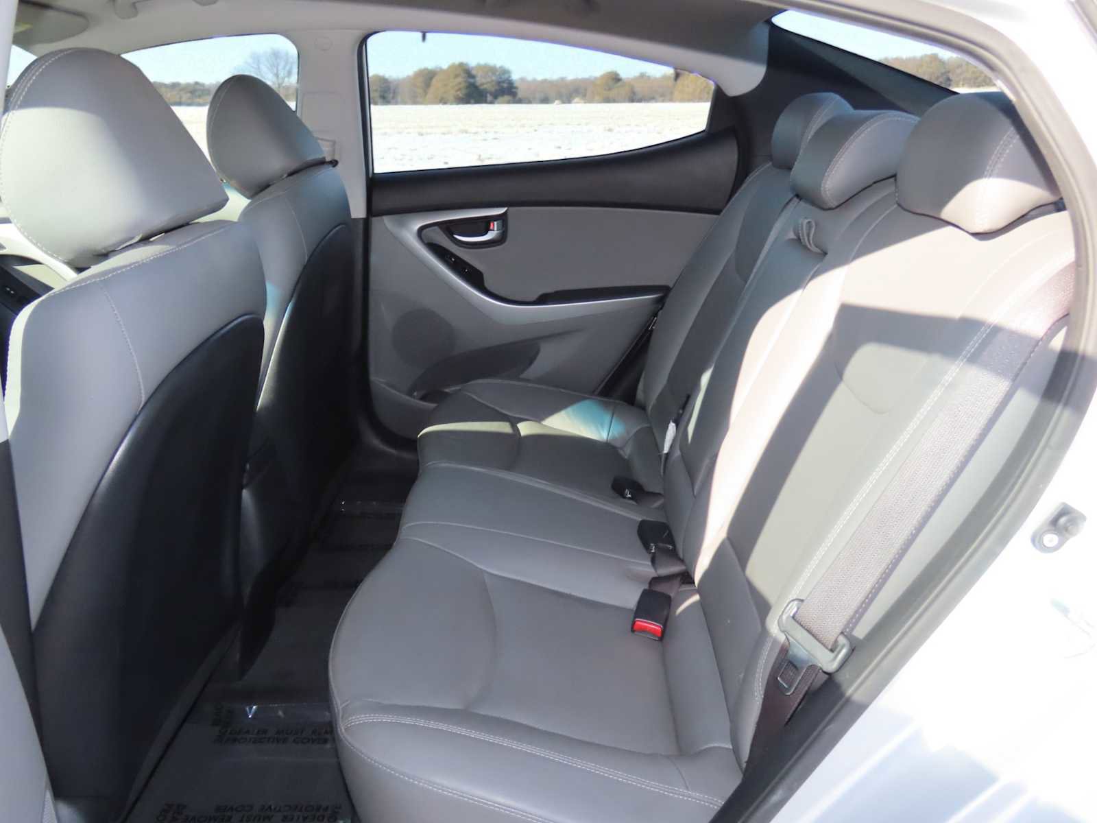 Used 2015 Hyundai Elantra Limited image 22