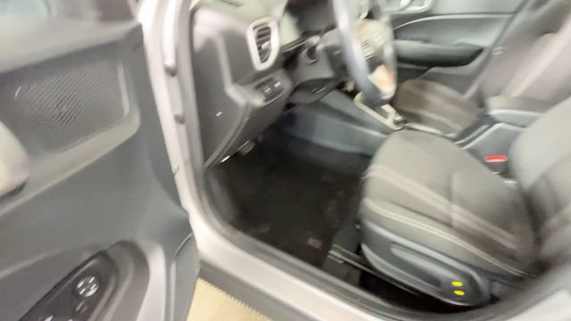 Used 2023 Hyundai Venue SEL FWD image 22