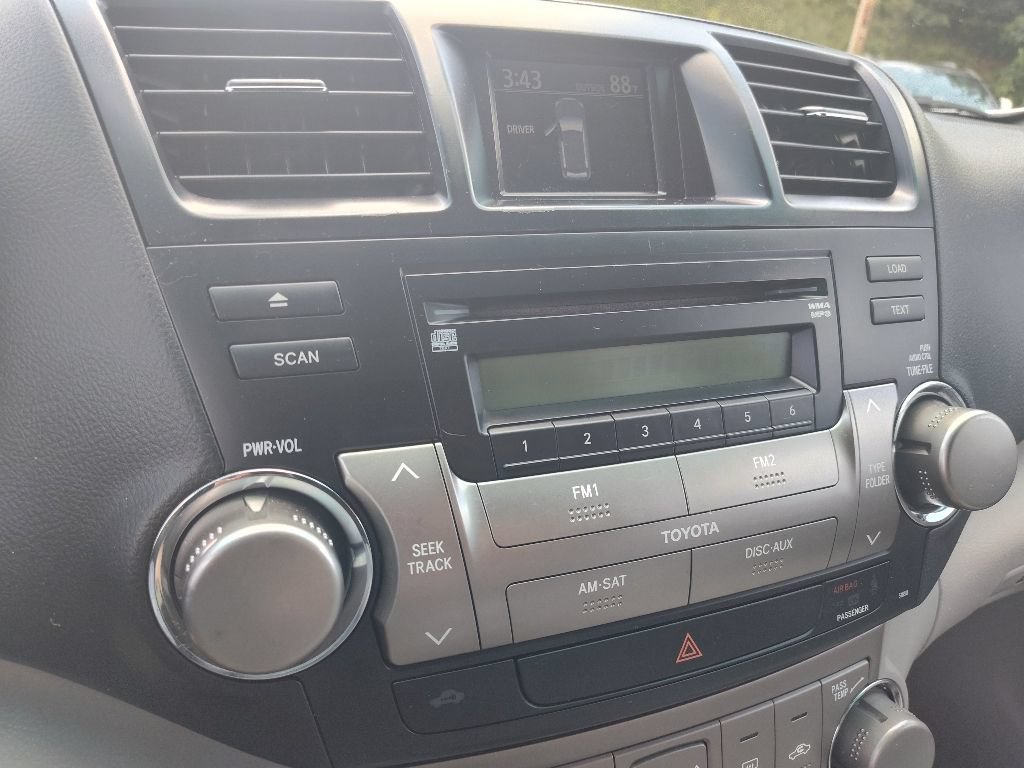 Used 2010 Toyota Highlander Sport w/ Extra Value Pkg 4 FWD image 19