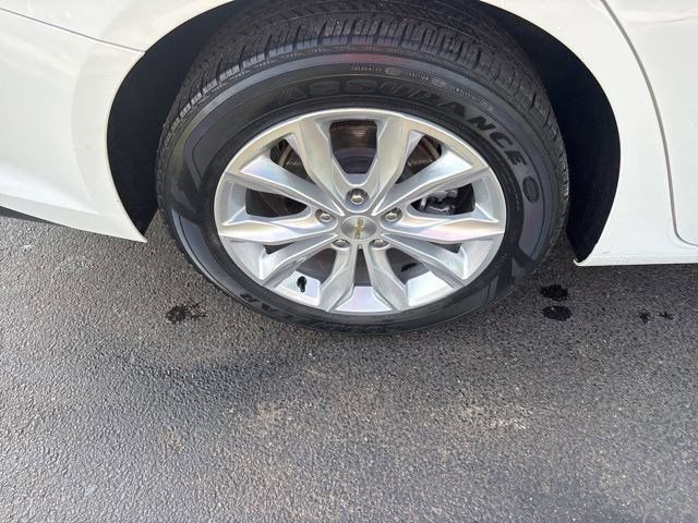 Used 2023 Chevrolet Malibu LT w/ LPO, Floor Liner Package FWD image 43