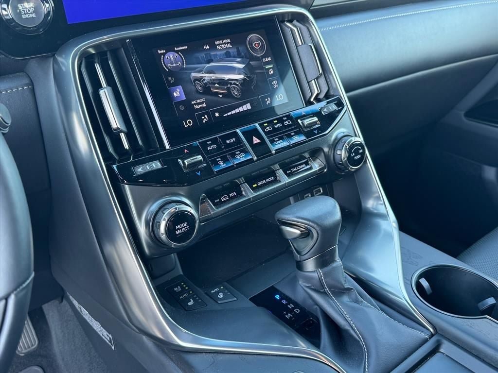 Used 2023 Lexus LX 600 4WD w/ Accessory Package (Z1) image 23