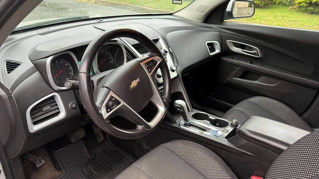 Used 2011 Chevrolet Equinox LT w/ Driver Convenience Package AWD/4WD image 11