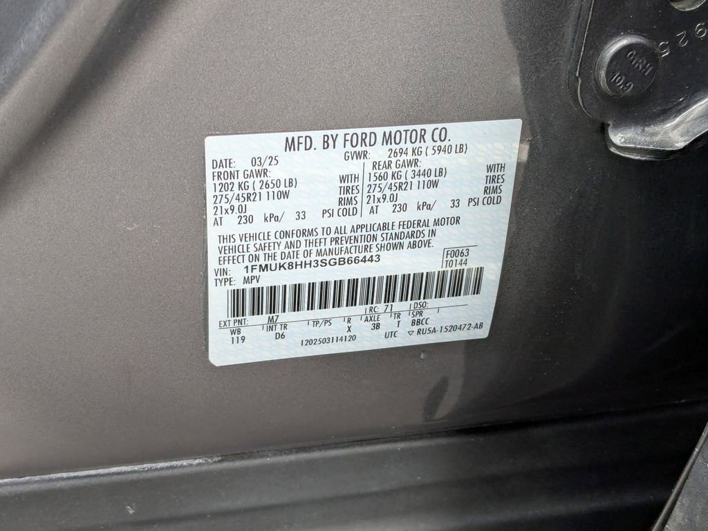 Used 2025 Ford Explorer Platinum w/ LUX Leather Package AWD/4WD image 35