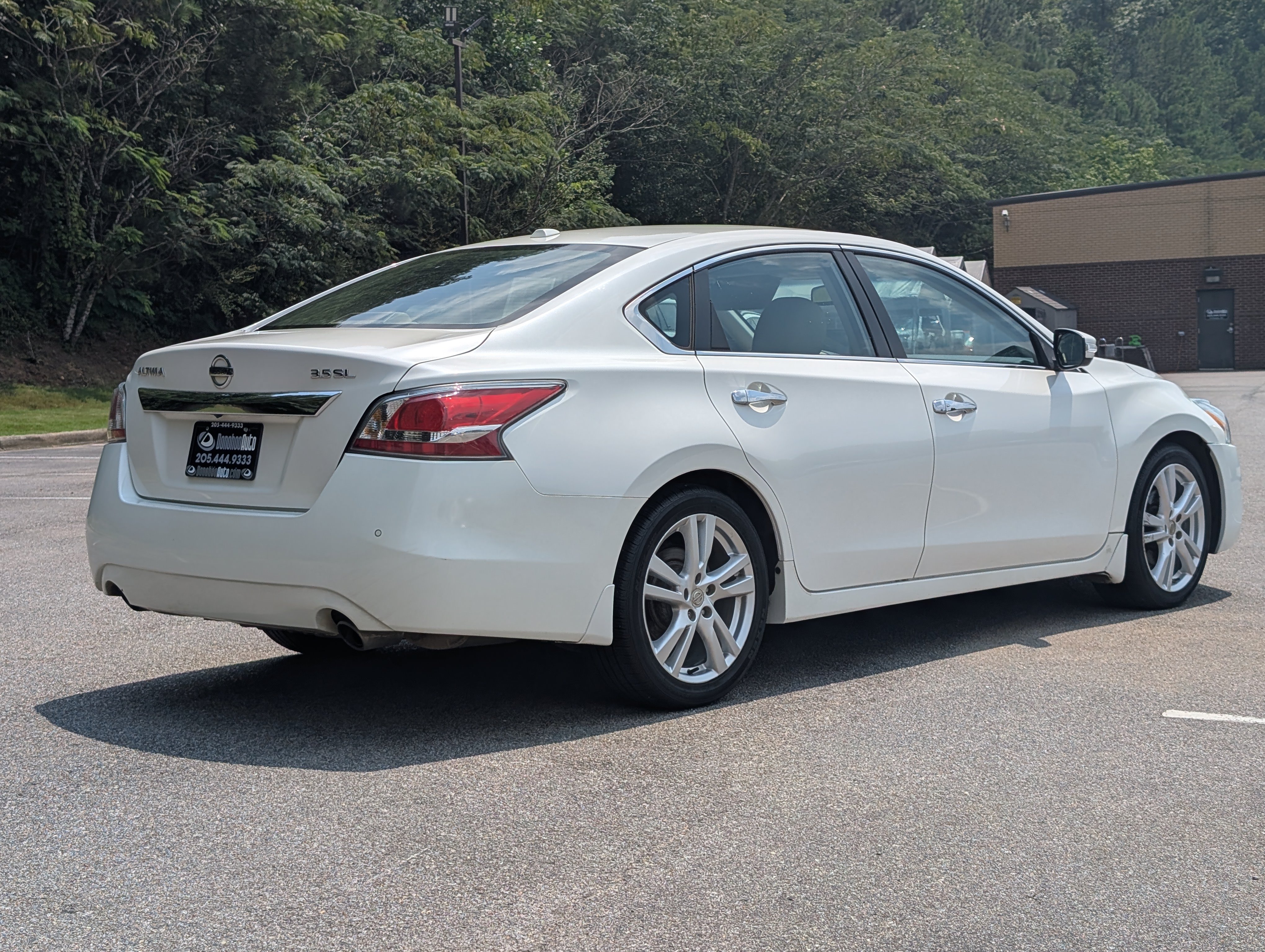 Used 2015 Nissan Altima 3.5 SL FWD image 9