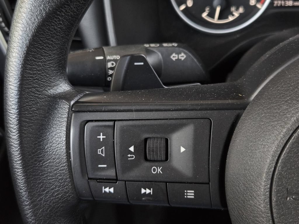 Used 2023 Nissan Rogue S FWD image 27