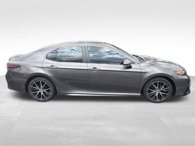 Used 2024 Toyota Camry SE w/ Cold Weather Package image 8