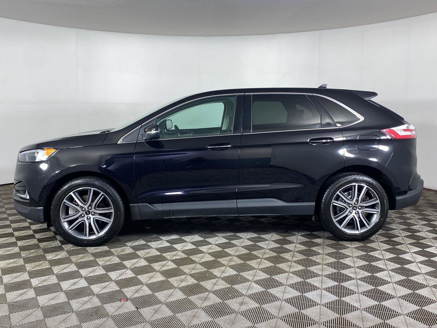 Used 2024 Ford Edge Titanium AWD/4WD image 29