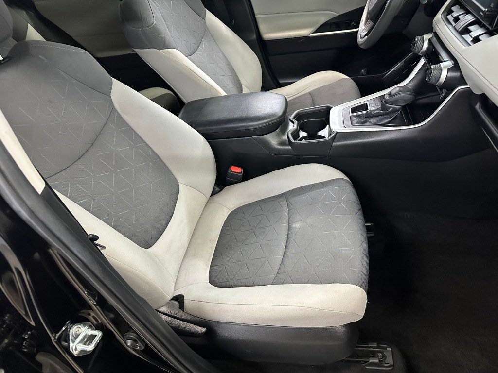 Used 2021 Toyota RAV4 XLE w/ Convenience Package AWD/4WD image 30