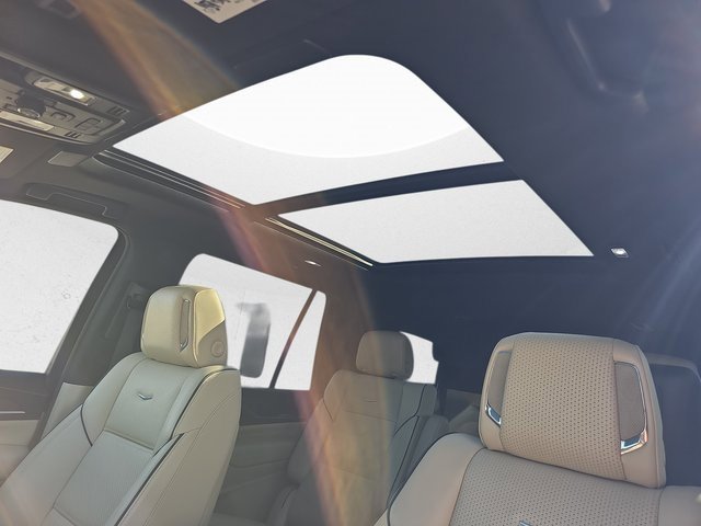 Used 2021 Cadillac Escalade Premium Luxury w/ Driver Assist Tech Package image 32