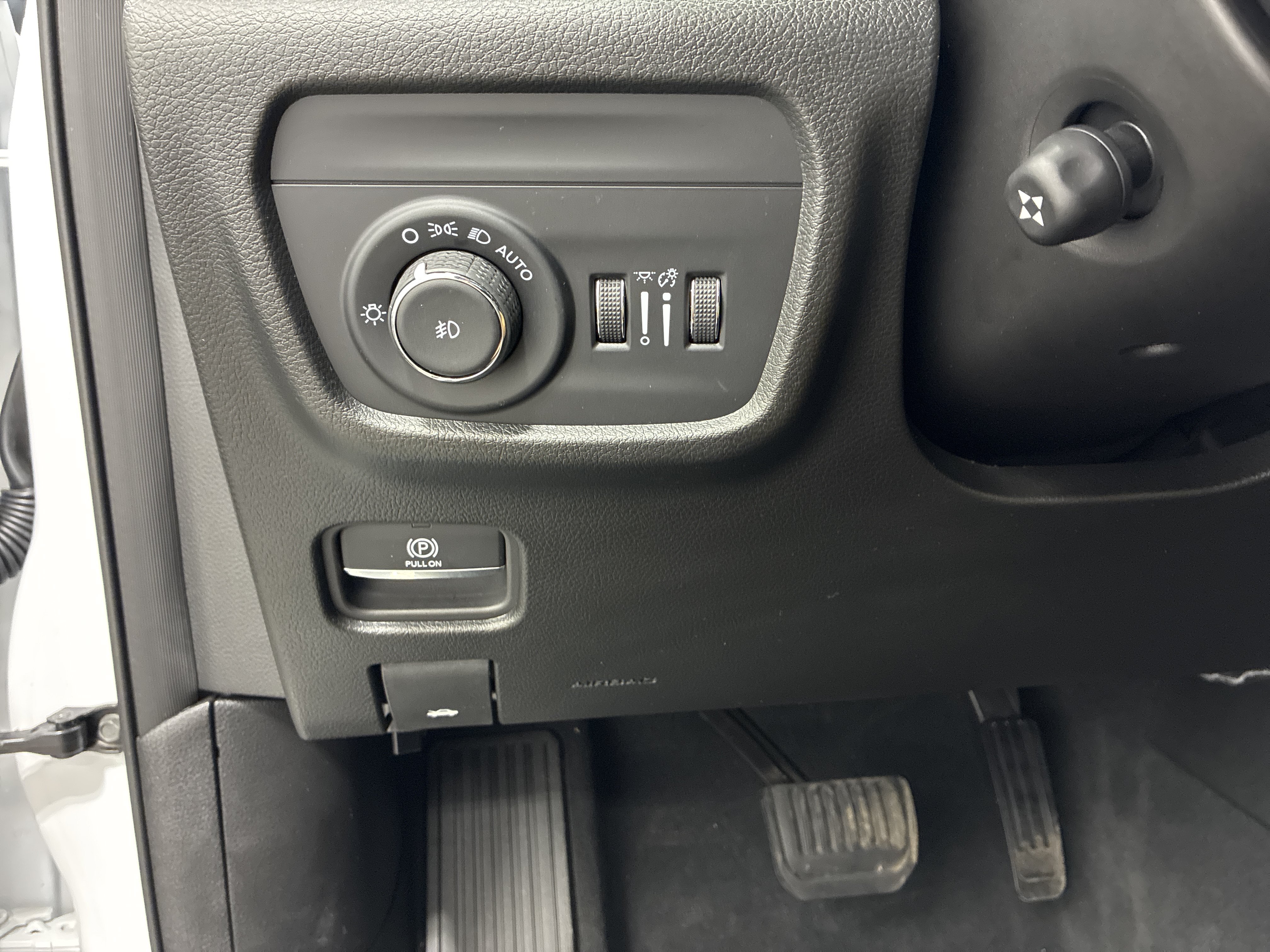 Certified 2025 Jeep Grand Cherokee Summit AWD/4WD image 21