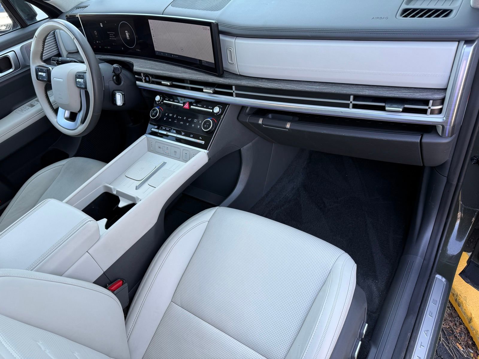 Used 2024 Hyundai Santa Fe Calligraphy image 18
