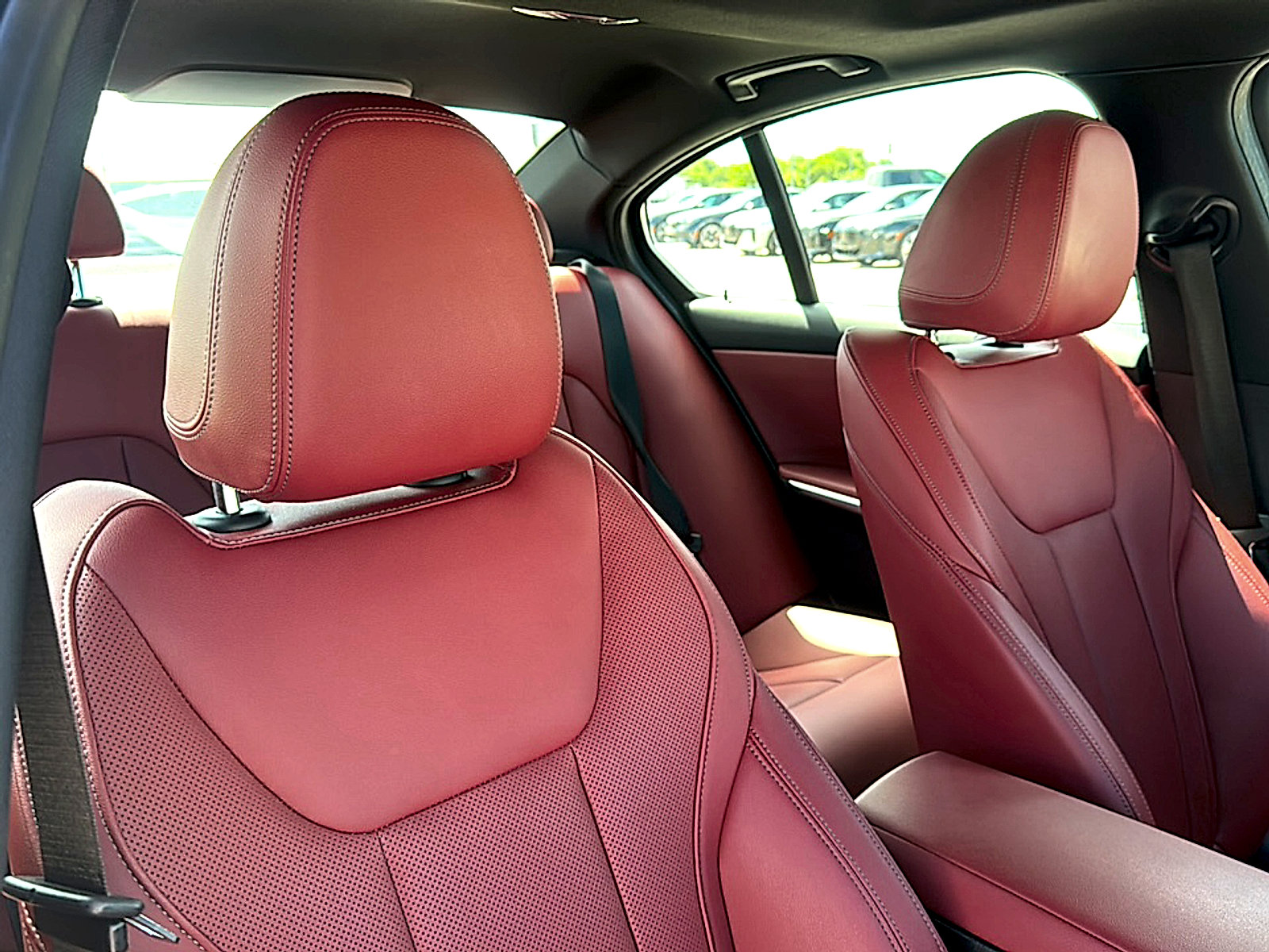 Used 2024 BMW 330i Sedan w/ M Sport Package RWD image 25
