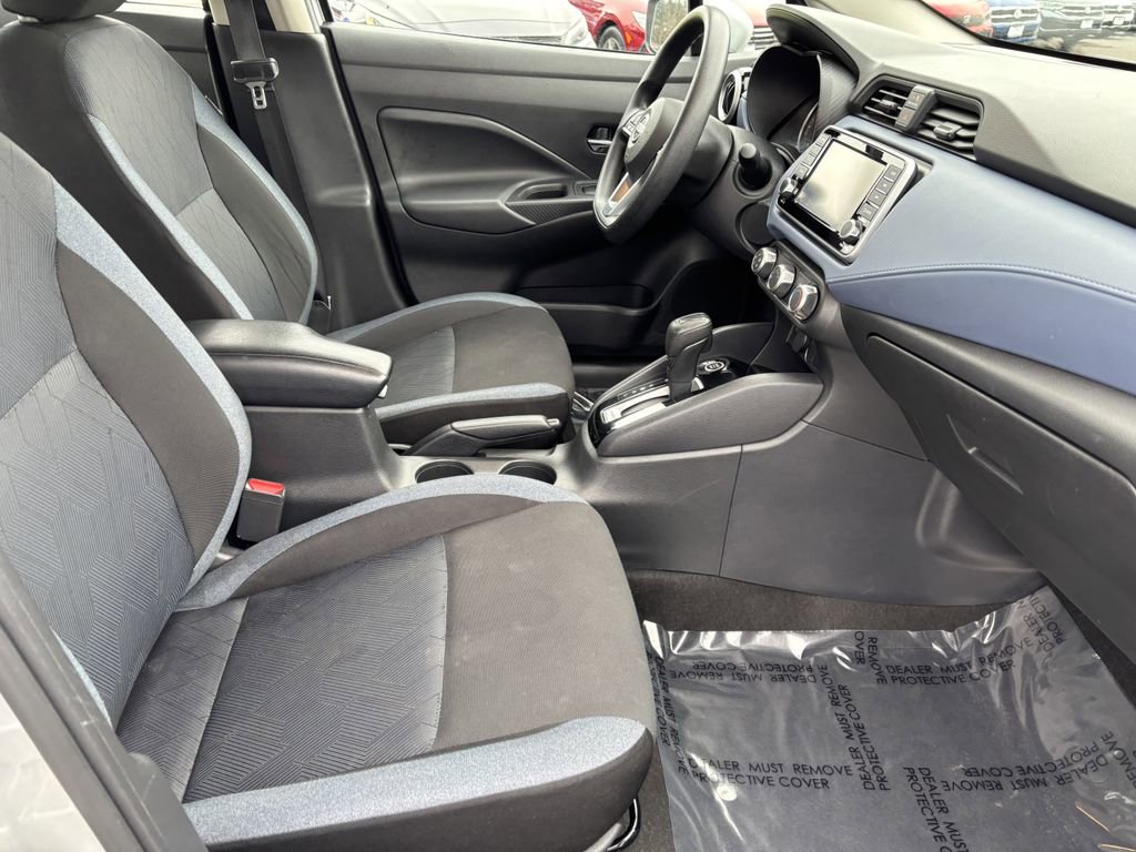 Used 2023 Nissan Versa SV image 30