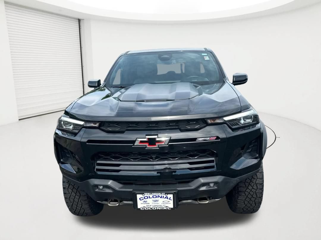 Used 2023 Chevrolet Colorado ZR2 w/ ZR2 Convenience Package III AWD/4WD image 2