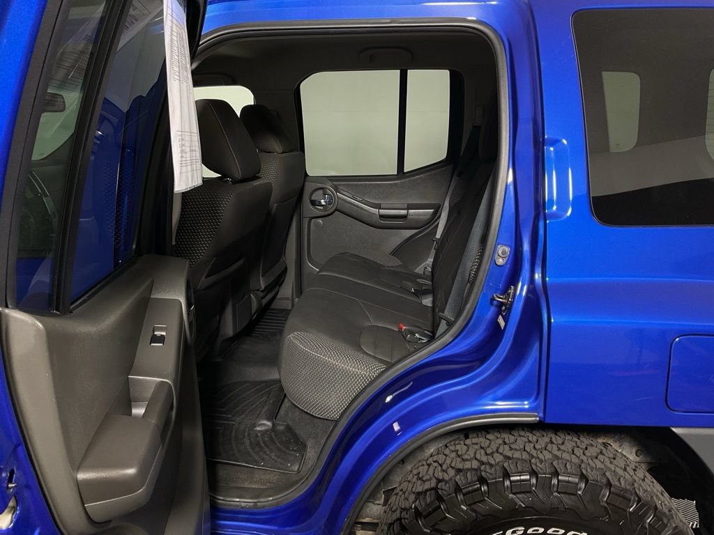 Used 2015 Nissan Xterra PRO-4X AWD/4WD image 33
