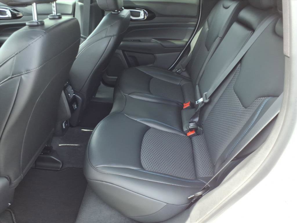 New 2026 Jeep Compass Latitude image 5