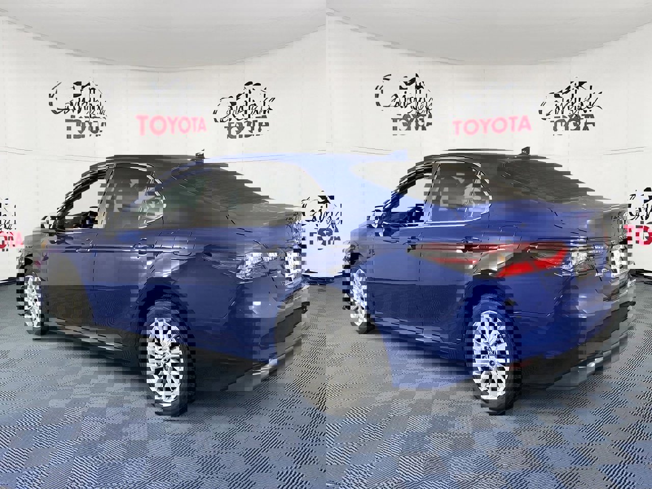 Used 2023 Toyota Camry LE image 6