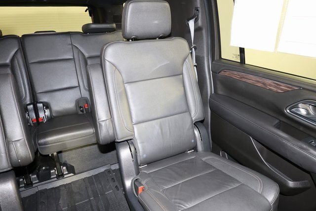Used 2021 Chevrolet Suburban Z71 image 14
