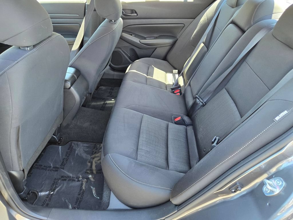 Used 2024 Nissan Altima 2.5 SV FWD image 10
