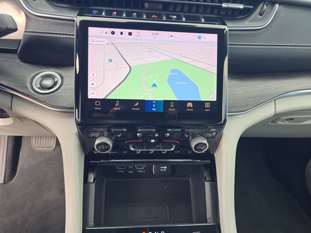 Used 2022 Jeep Grand Cherokee Overland w/ Advanced Protech Group III image 20