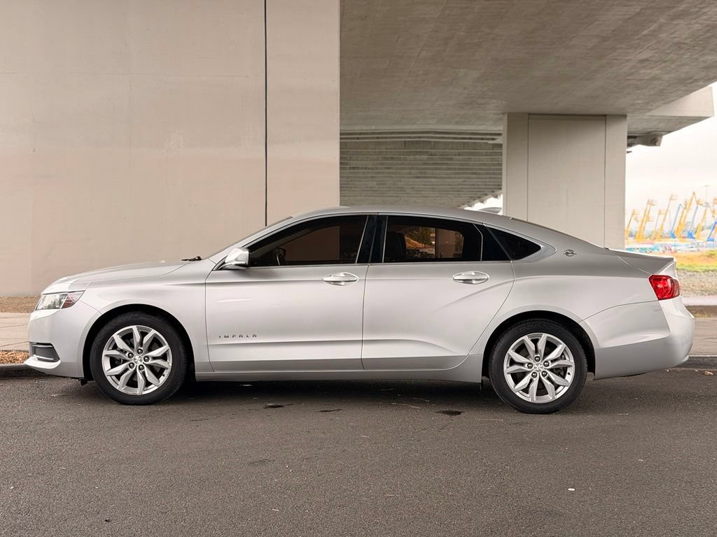 Used 2017 Chevrolet Impala LT FWD image 5