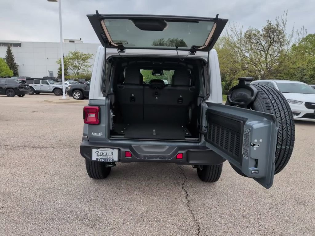 New 2026 Jeep Wrangler Unlimited Sahara AWD/4WD image 7