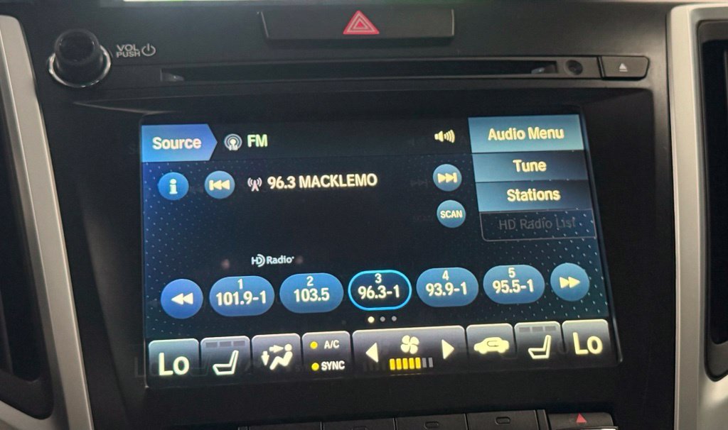 Used 2018 Acura TLX w/ Technology Package FWD image 17