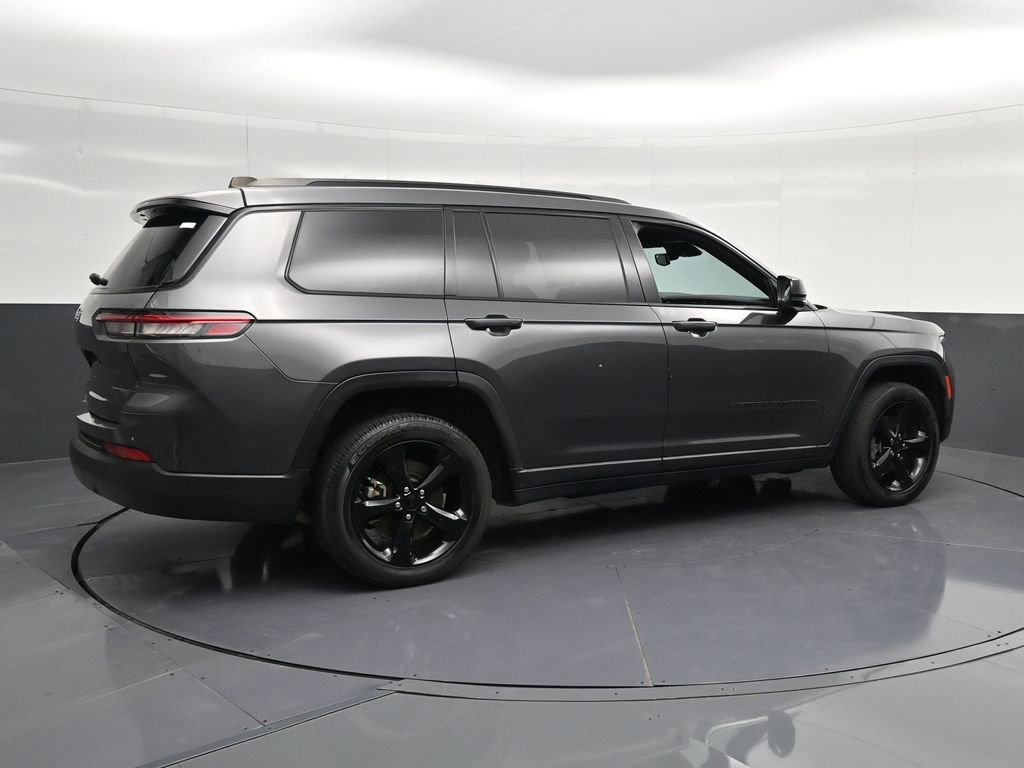 Used 2023 Jeep Grand Cherokee L Laredo RWD image 3