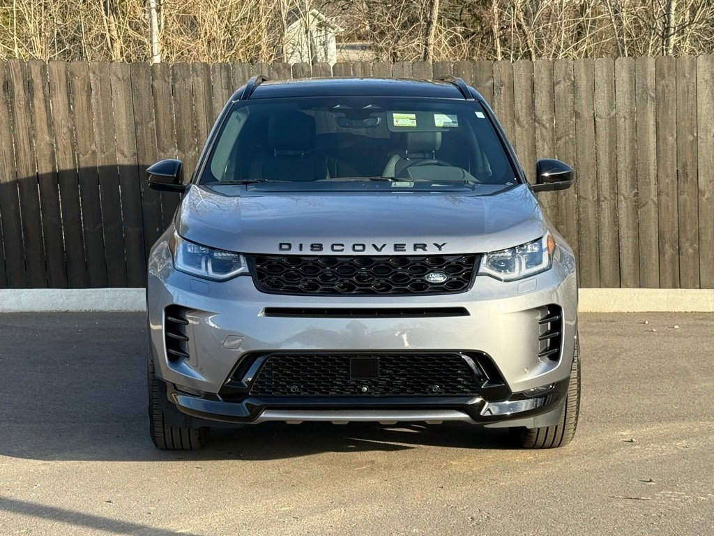 Certified 2025 Land Rover Discovery Sport Dynamic SE image 9