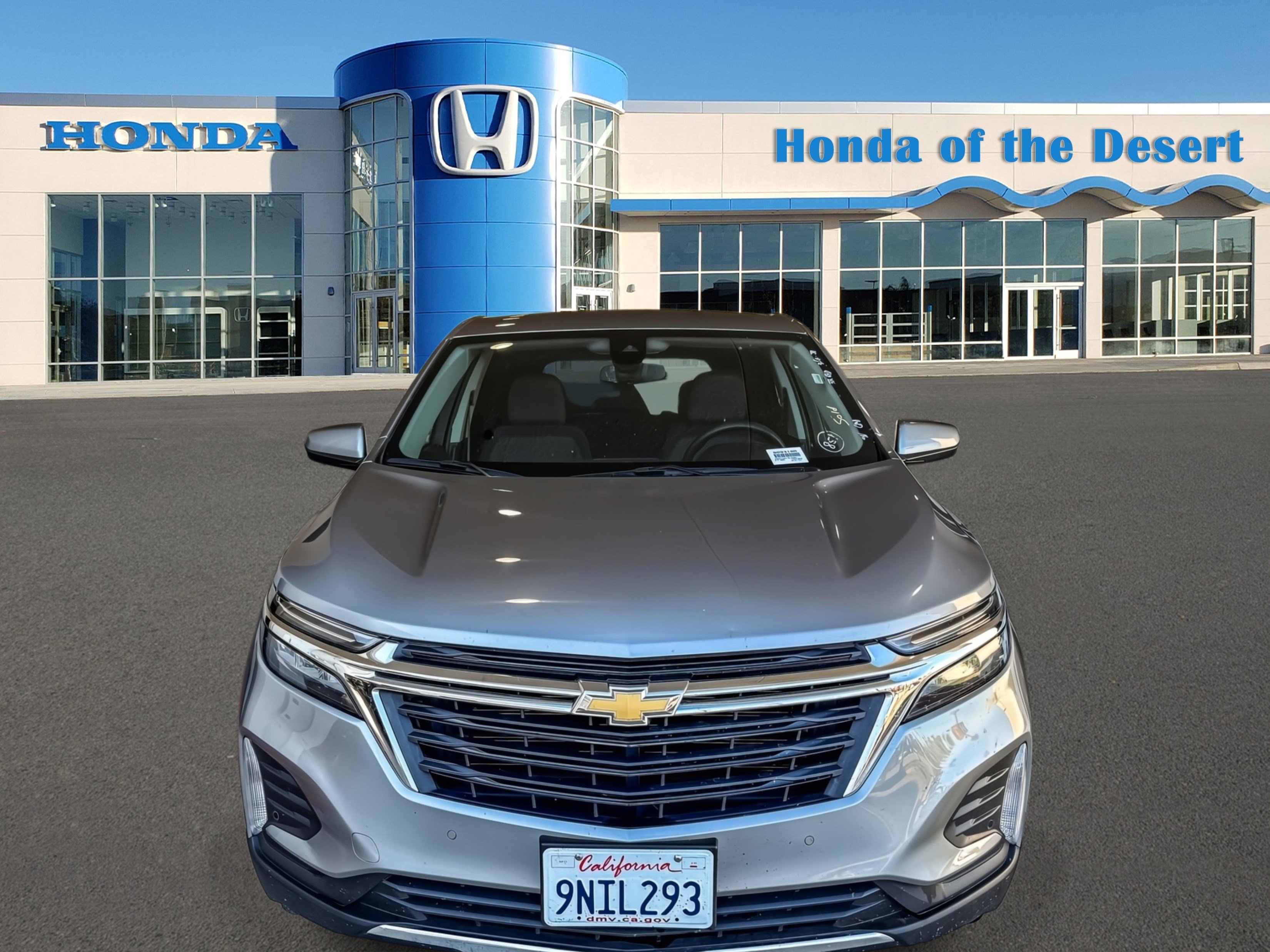 Used 2024 Chevrolet Equinox LT image 2