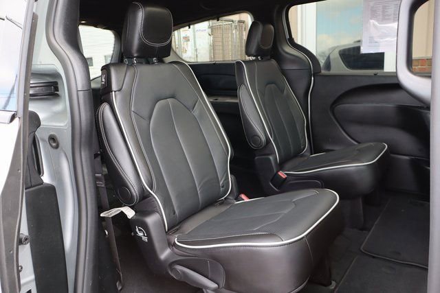 Used 2024 Chrysler Pacifica Limited w/ S Appearance Package image 51