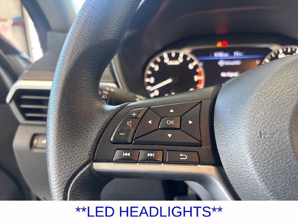 Used 2025 Nissan Altima 2.5 SV FWD image 15