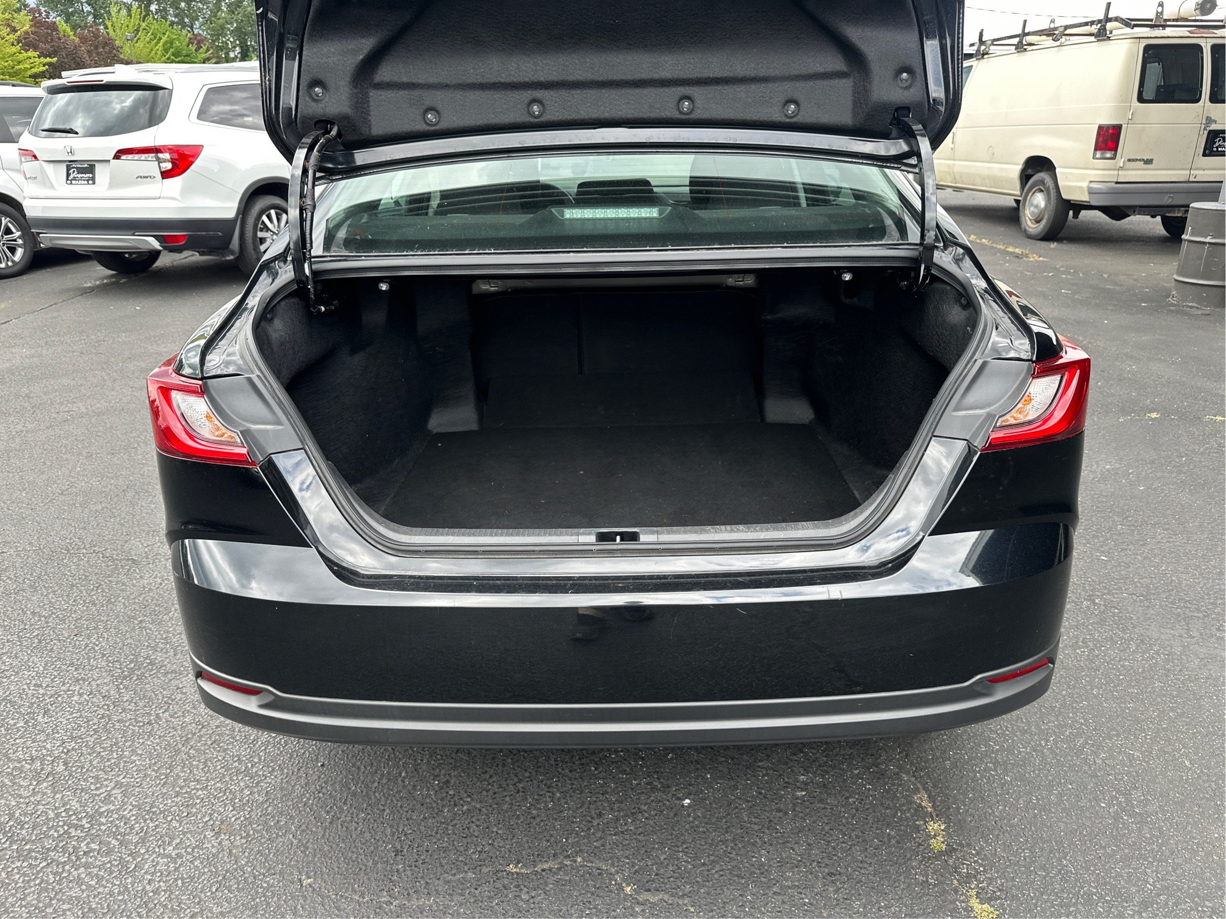 Used 2025 Toyota Camry LE FWD image 11