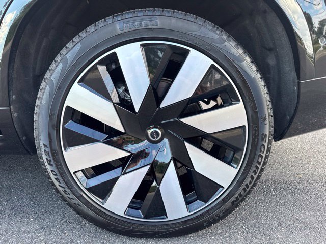 Certified 2025 Volvo XC90 T8 Plus AWD/4WD image 9