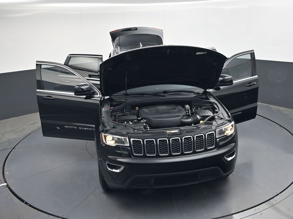 Used 2019 Jeep Grand Cherokee Laredo RWD image 36