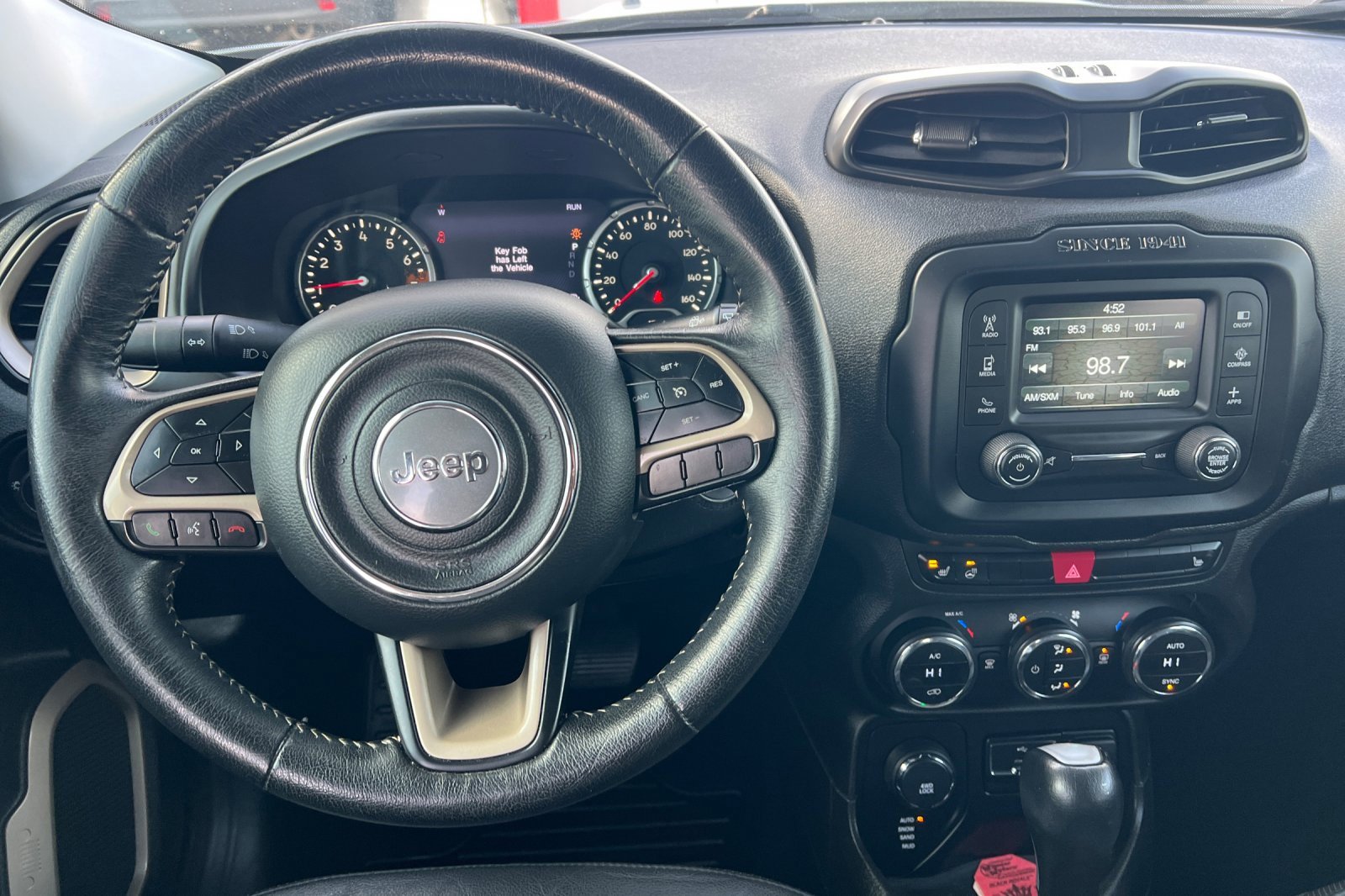 Used 2016 Jeep Renegade Limited image 11