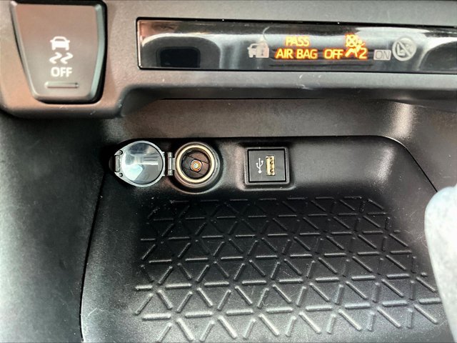 Used 2023 Toyota RAV4 XLE image 23