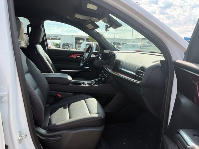 Used 2025 Chevrolet Traverse Z71 AWD/4WD image 24