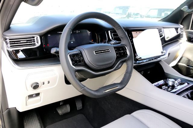 New 2026 Jeep Grand Wagoneer Summit w/ Premium Group III AWD/4WD image 8