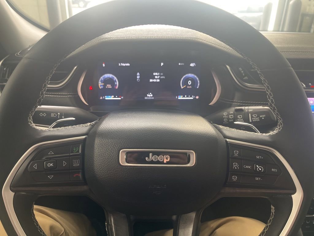 Used 2023 Jeep Grand Cherokee L Limited w/ Rear Seat Video Group I image 18
