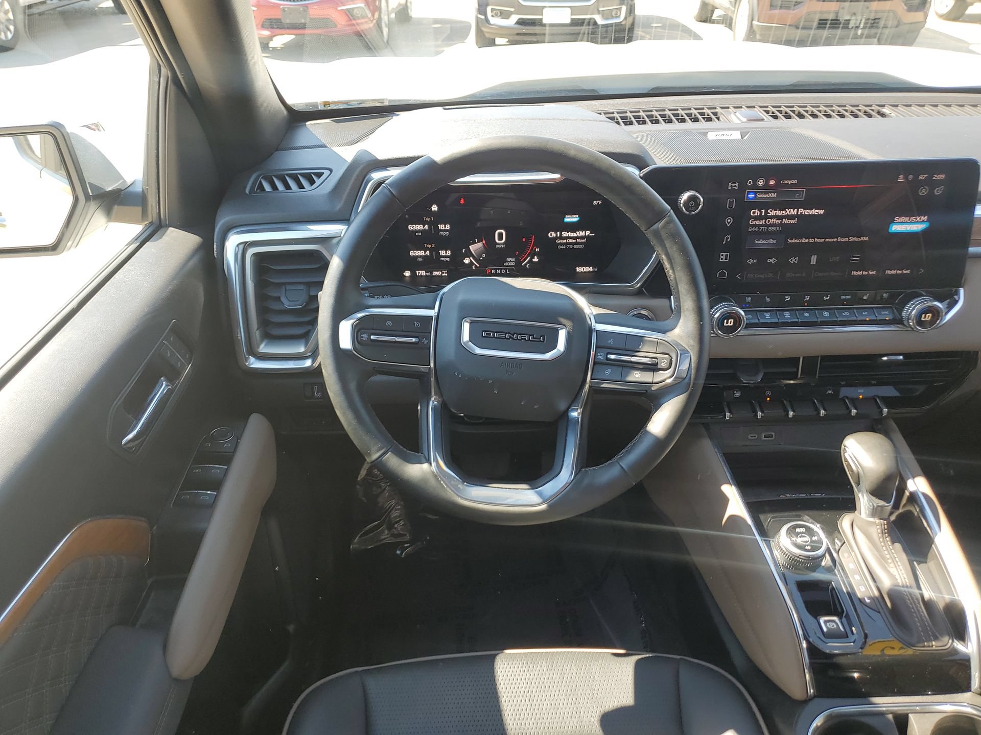 Used 2025 GMC Canyon Denali AWD/4WD image 18