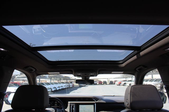 Used 2022 GMC Yukon Denali AWD/4WD image 21