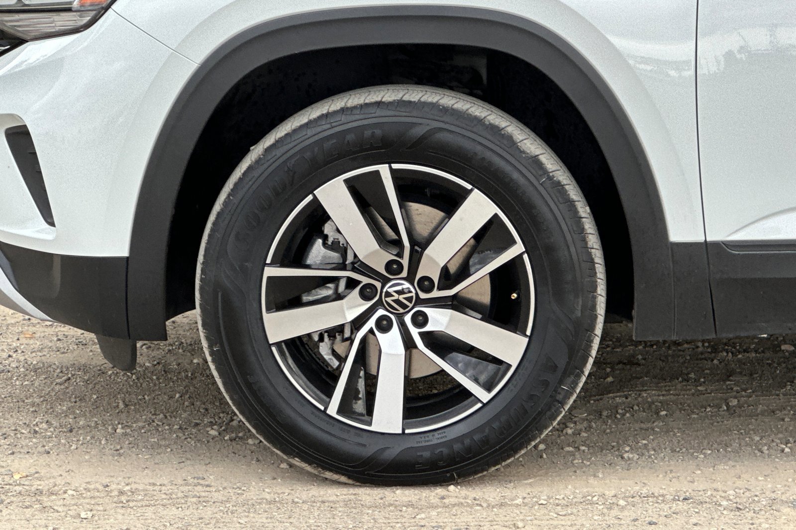 Used 2023 Volkswagen Atlas SE image 26