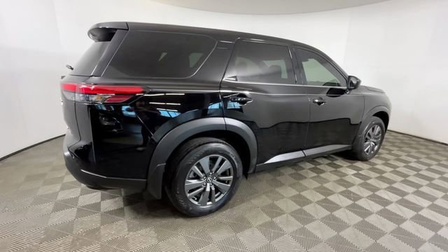 Used 2024 Nissan Pathfinder S AWD/4WD image 4