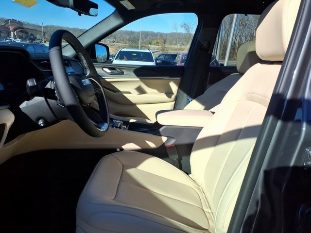 New 2025 Jeep Grand Cherokee L Limited image 7