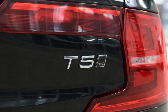 Used 2018 Volvo S90 T5 Momentum w/ Convenience Package image 21